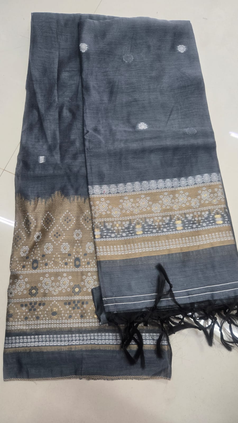 Charcoal Grey Jamdani Saree with Elegant Woven Border