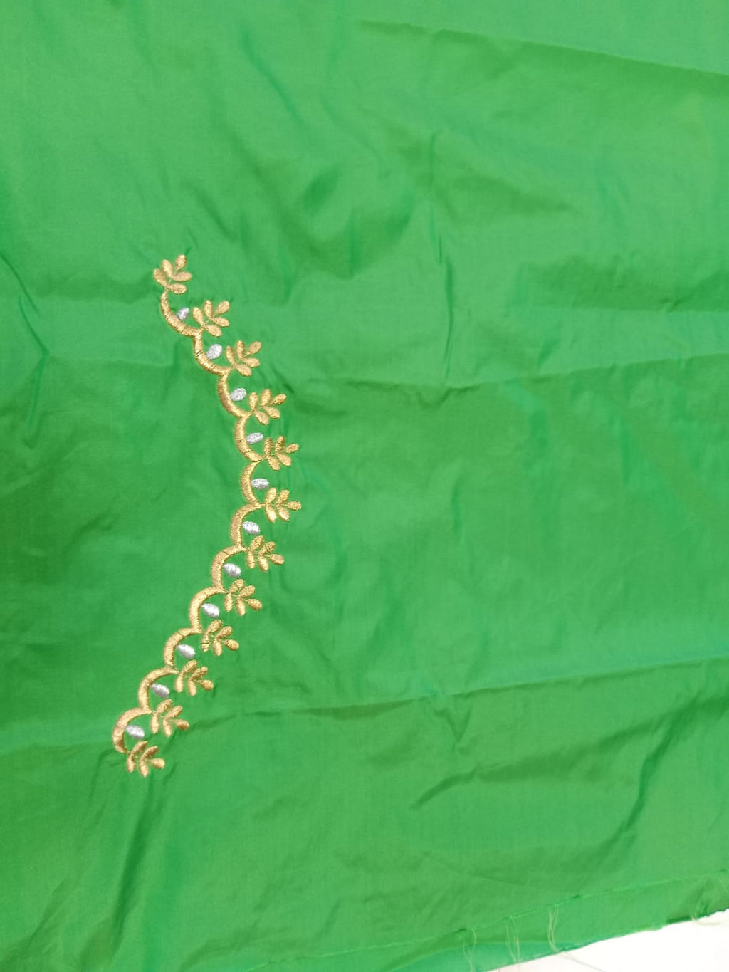 Designer Embroidery Blouse Fabric – Green Half Pattu Material (1.25 Meter)