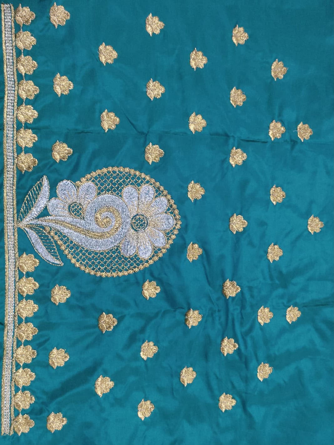 Embroidery Blouse Fabric – Designer Half Pattu Blouse Material (1.25 Meter)