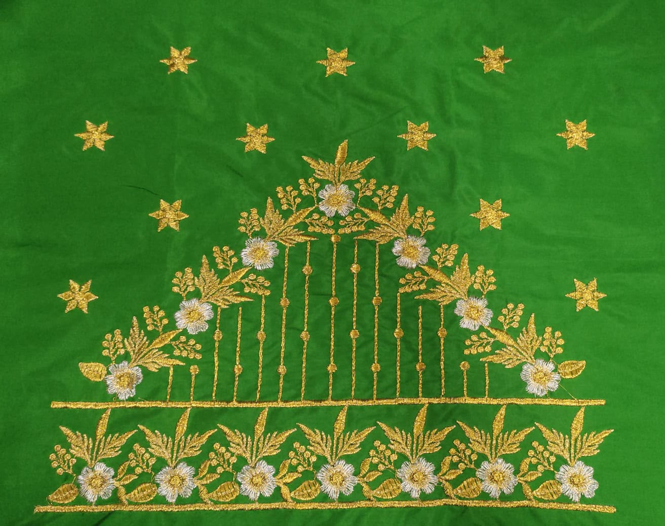 Embroidery Blouse Fabric – Designer Half Pattu Blouse Material (1.25 Meter)